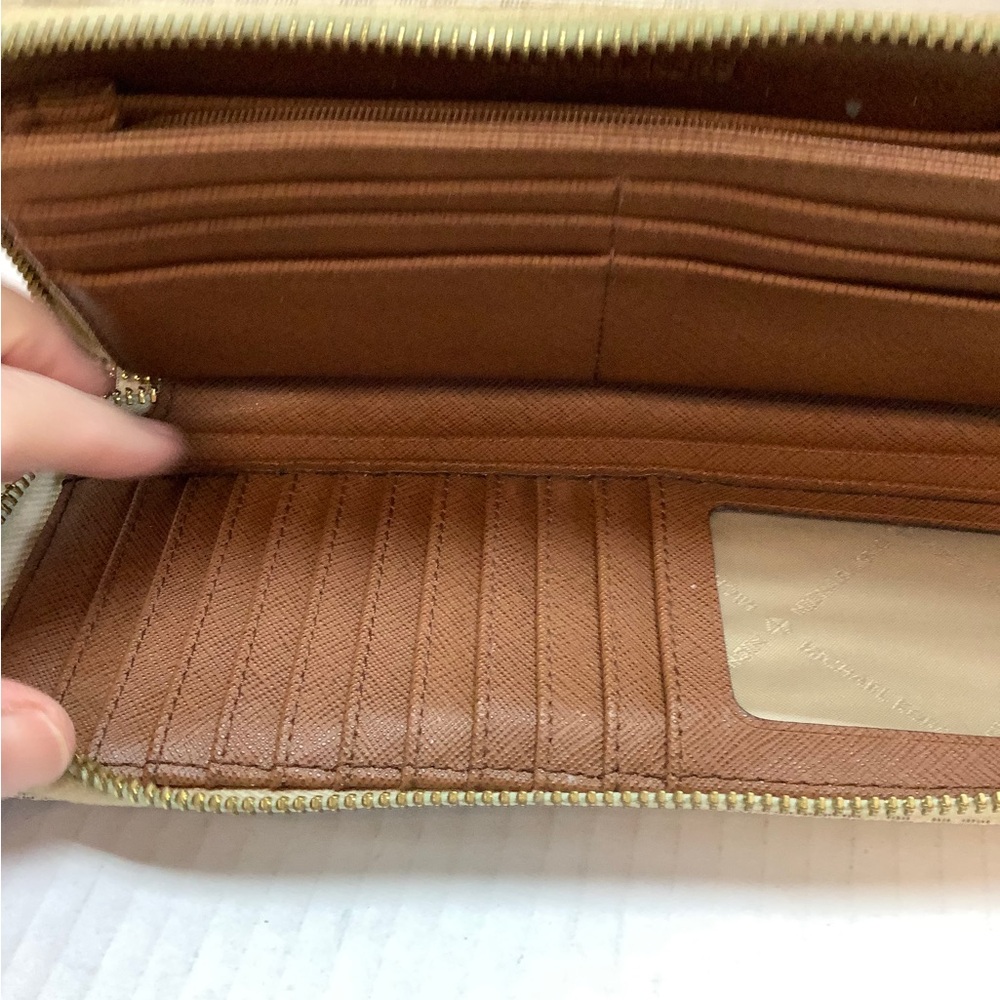 Michael Kors Large Logo Continental Wallet with Wristlet Band FS1 - Picture 3 of 5